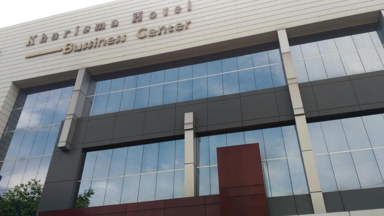 Hotel Kharisma Madiun Buitenkant foto